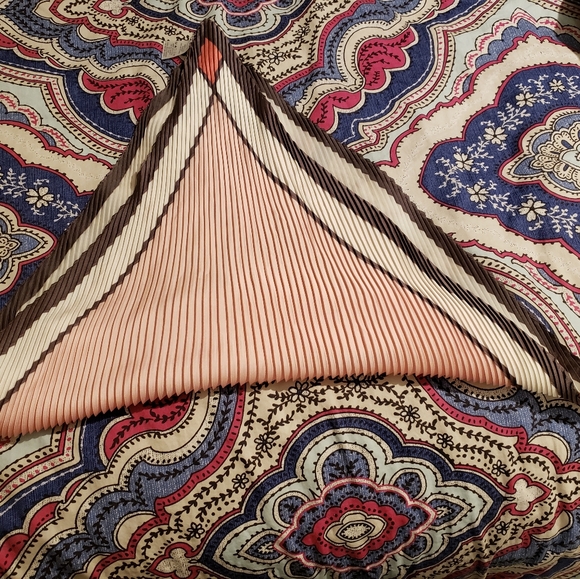 Scarf - Picture 2 of 3